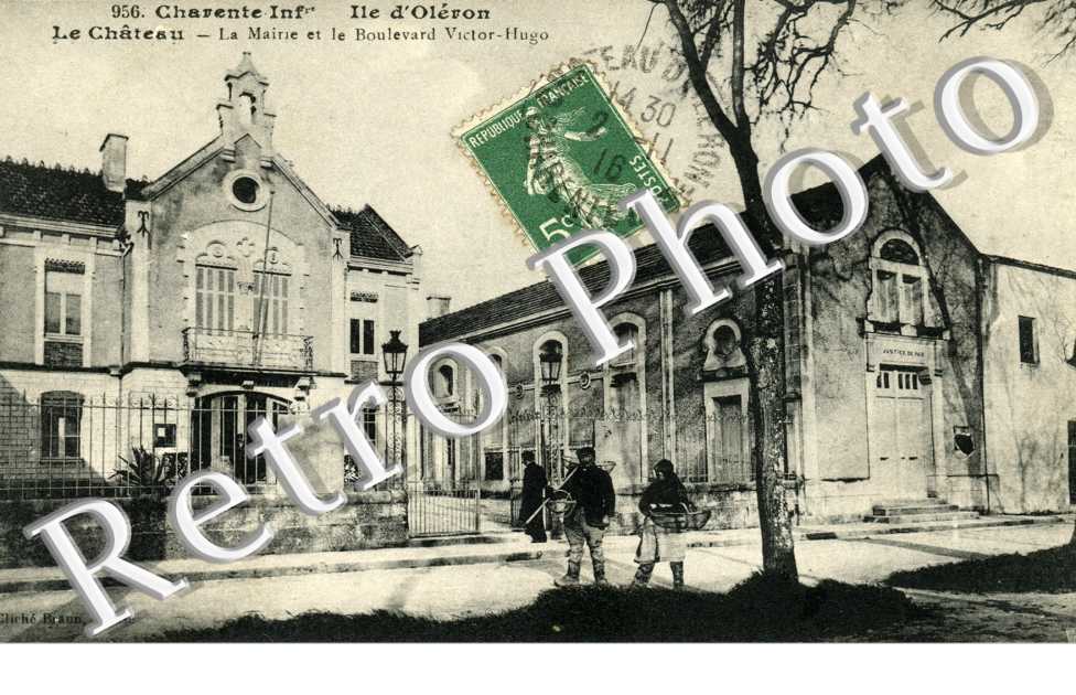 Mairie et boulevard Victor Hugo