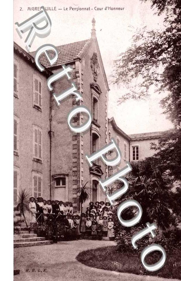 Le Pensionnat, Cour d'Honneur