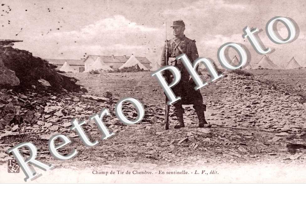 Le Champ de Tir, En Sentinelle