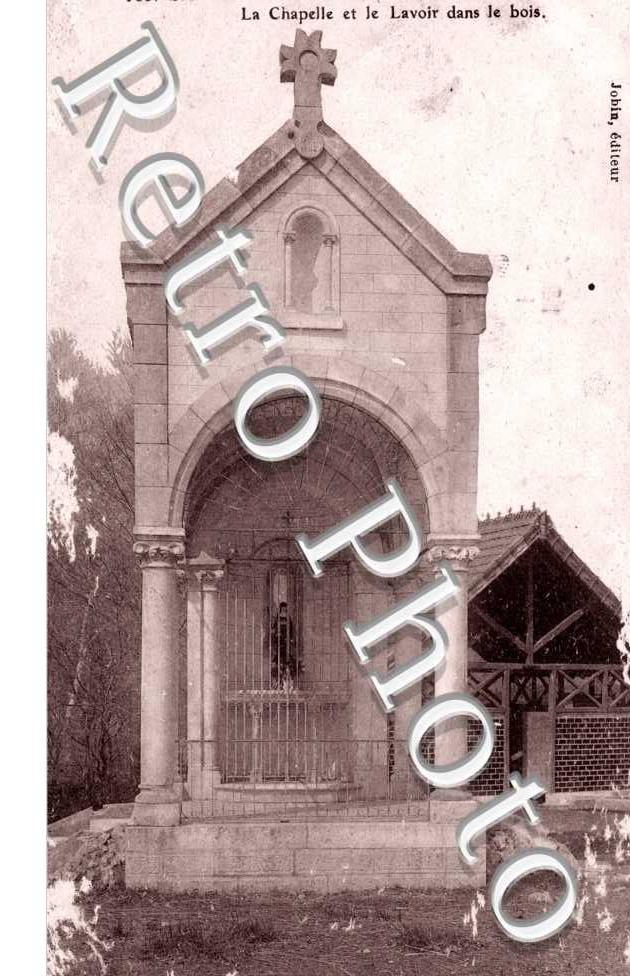 La Chapelle et le Lavoir dans le bois