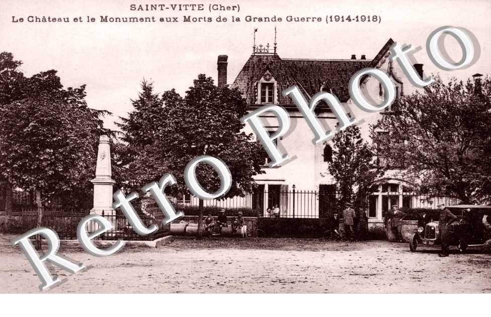 Le Chateau et le Monument aux Morts