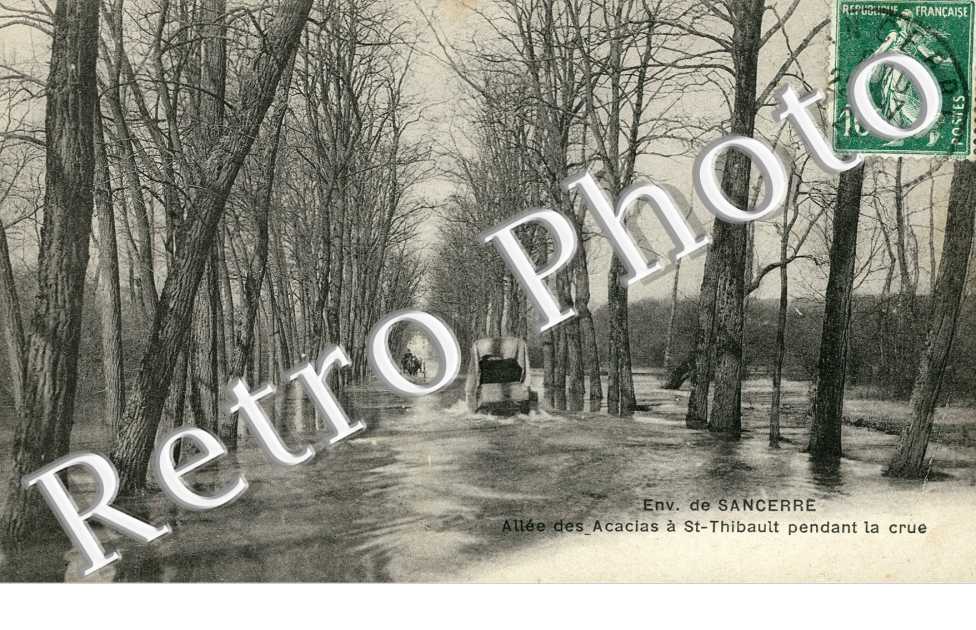 Saint Thibault pendant la crue, Allee des Acacias