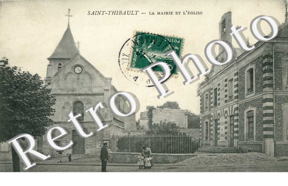 Saint Thibault, la Mairie et l'Eglise
