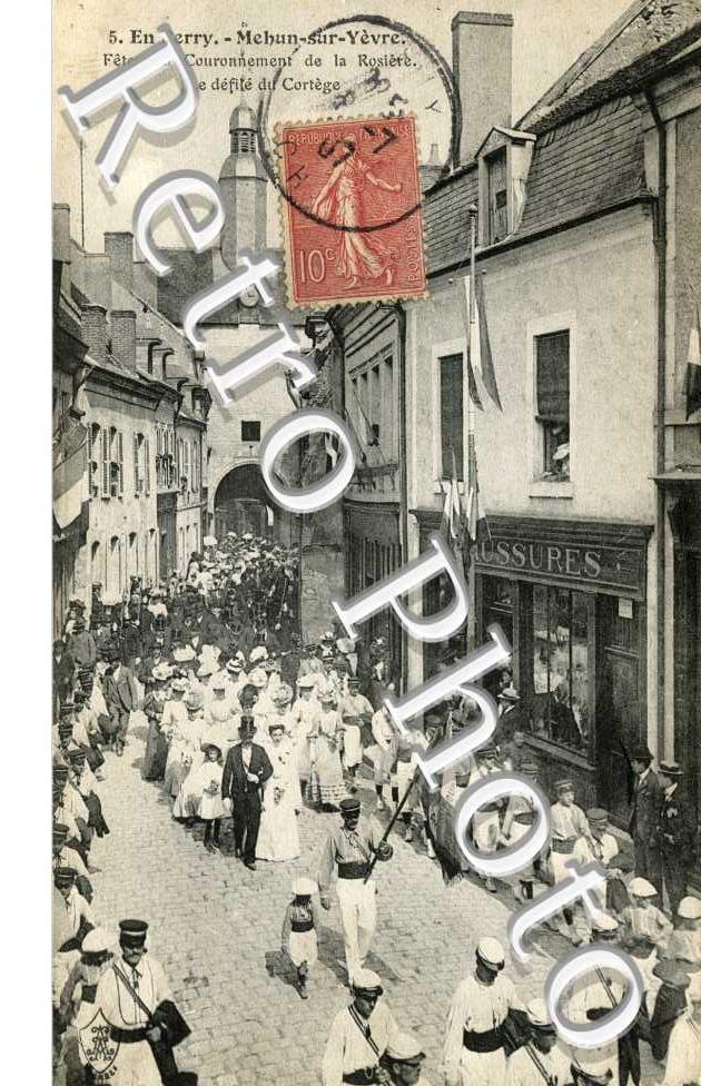 fetes du couronnement de la rosiere, le defile du cortege