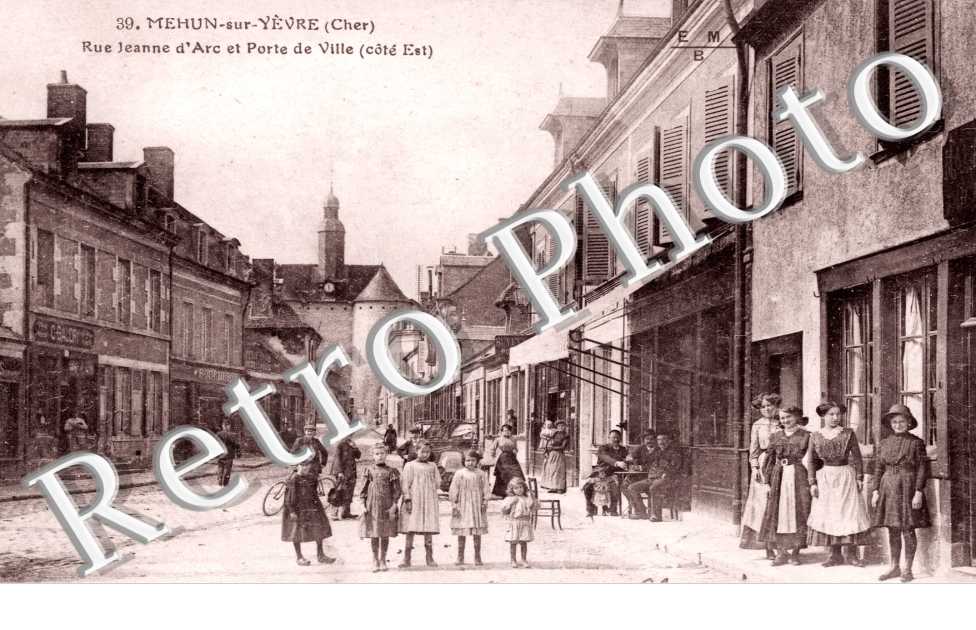 Rue Jeanne d'Arc et Porte de Ville