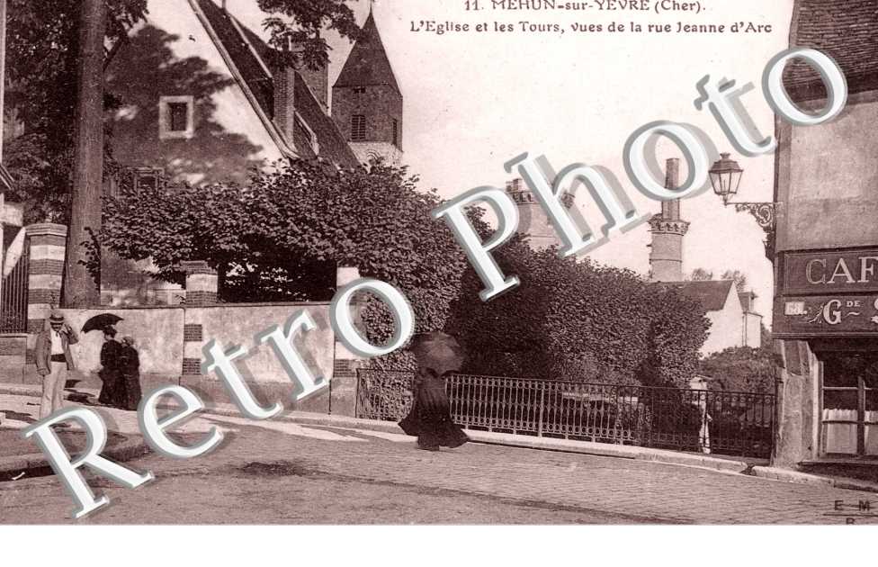 l'Eglise et les tours, vues de la rue jeanne d'arc