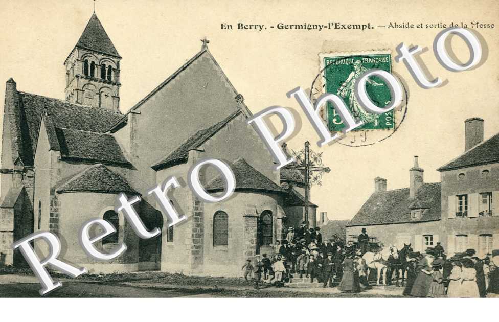 Abside de l'Eglise et Sortie de la Messe