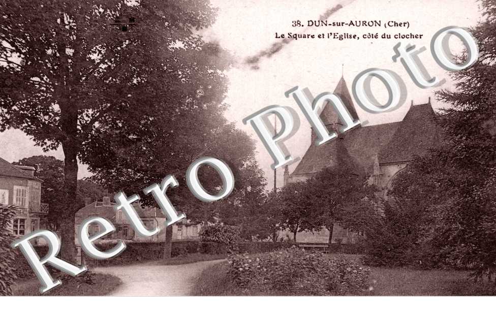 le square et l'Eglise