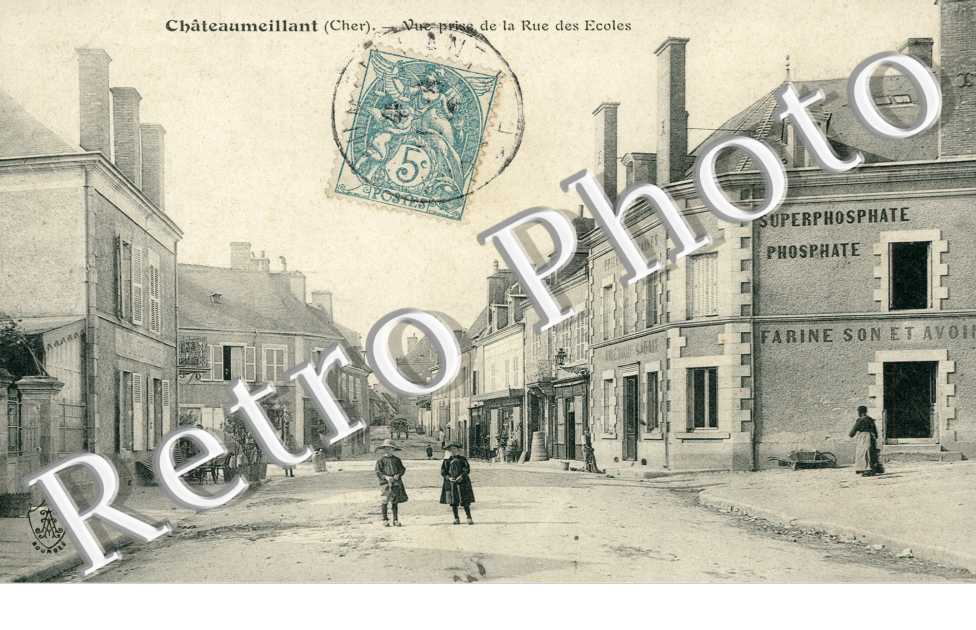 vue prise de la rue des ecoles