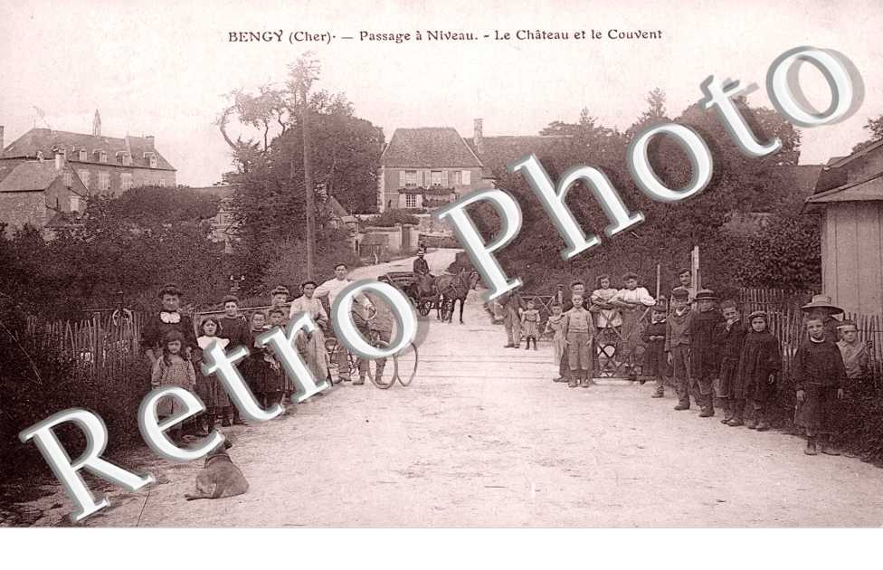 passage a niveau, le chateau et le couvent