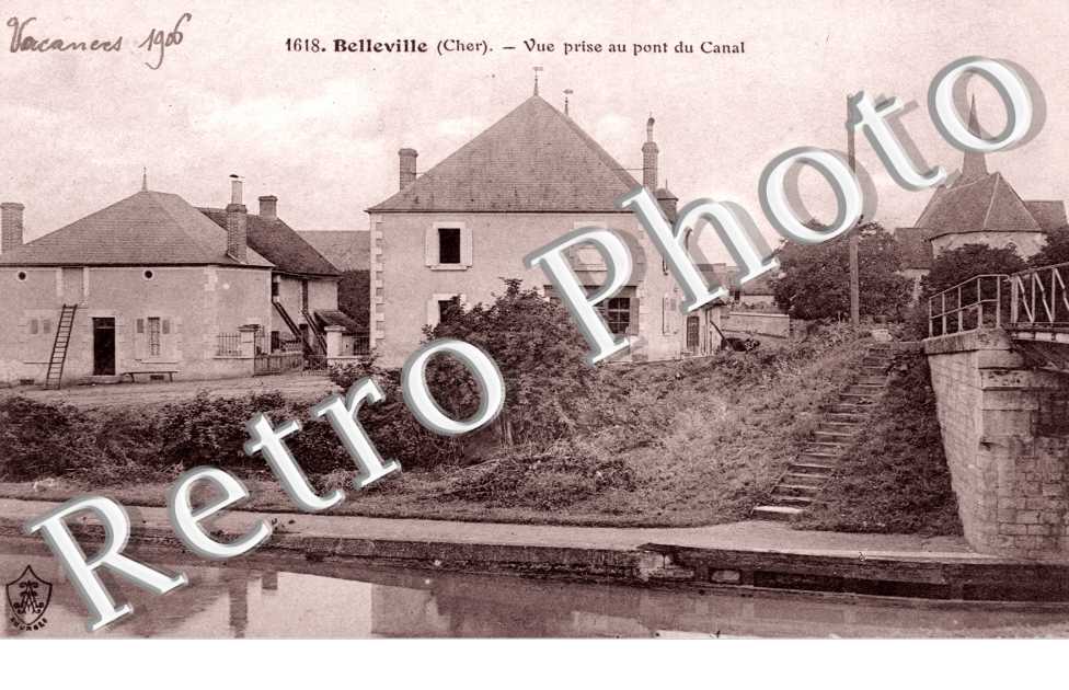 Vue prise au Pont du Canal