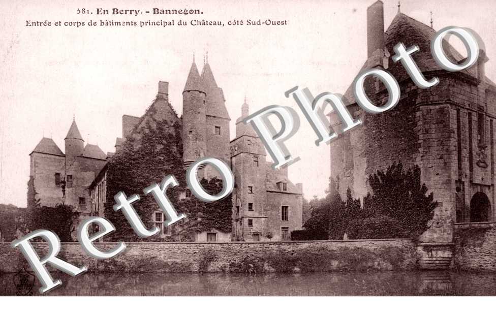 Entree du Chateau et corps de batiment principal