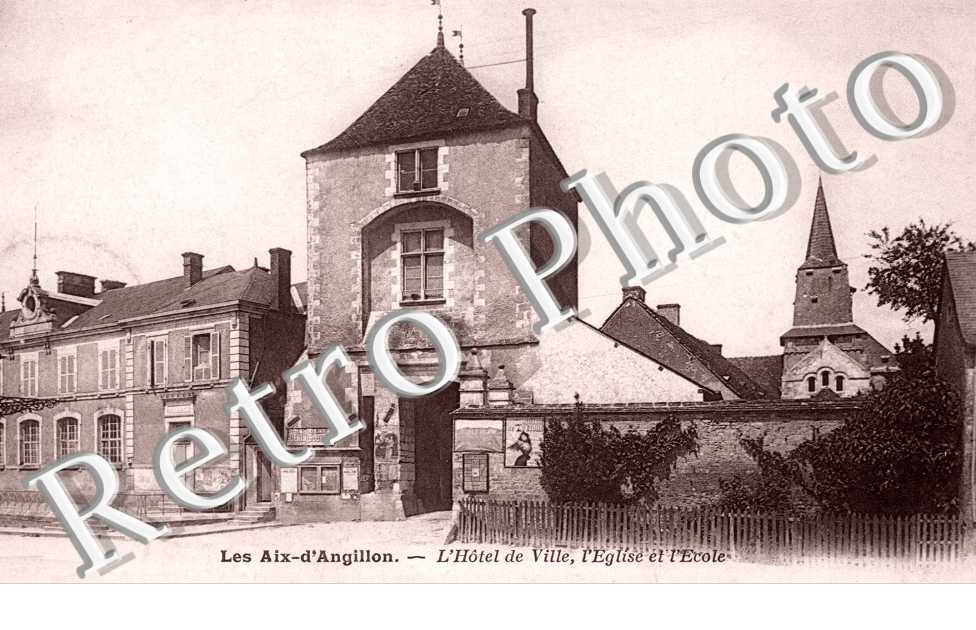 Hotel de Ville, L'Eglise et l'Ecole