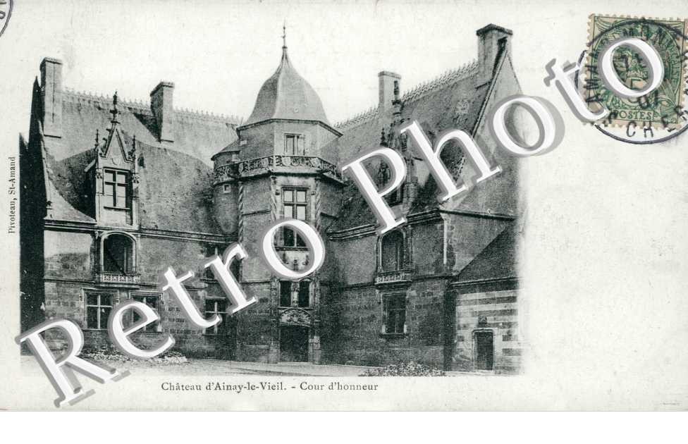 le Chateau - Cour d'Honneur