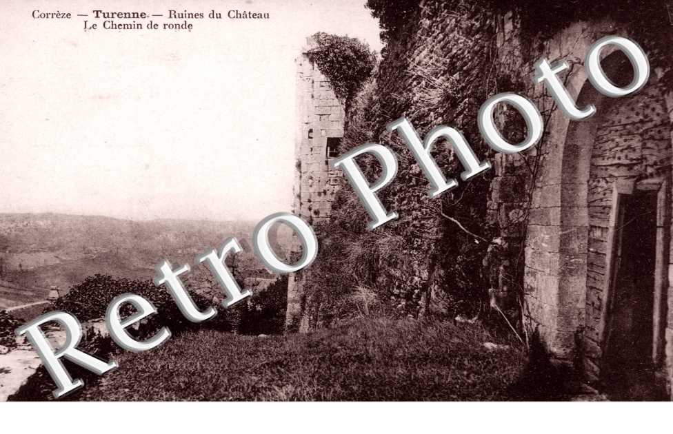 Ruine du chateau Le chemin de ronde
