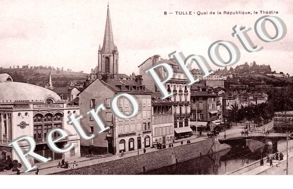 Quais de la Republique et le Theatre
