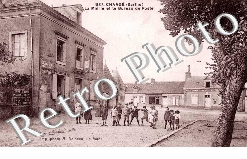 La mairie et le bureau de poste