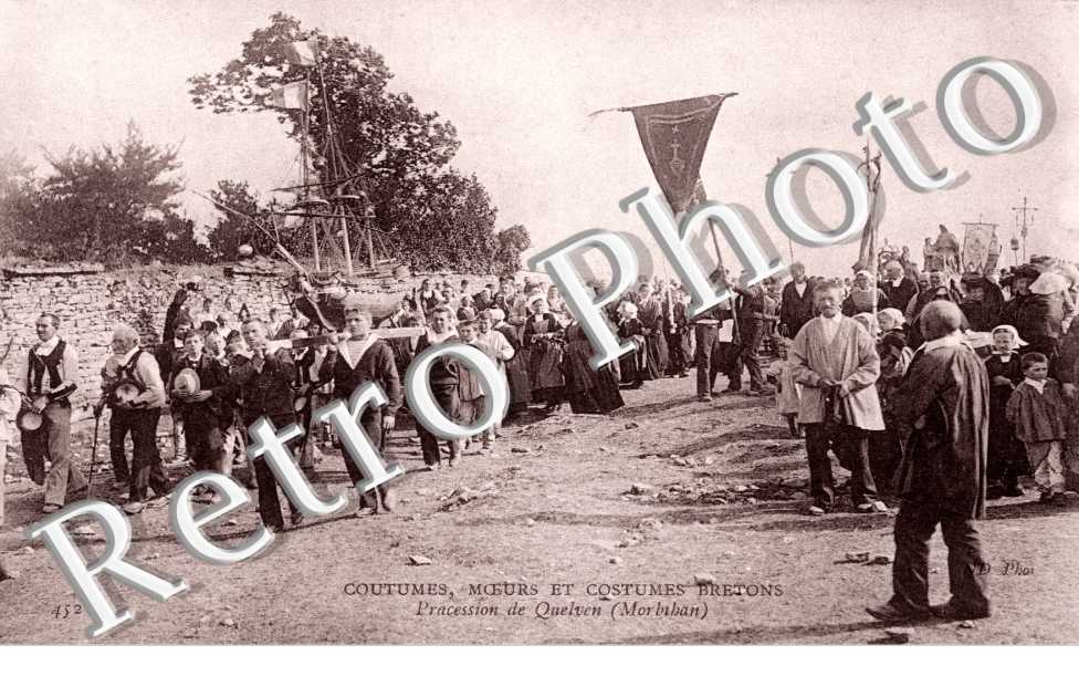 Coutumes, moeurs et costumes bretons - procession de Quelven - religion