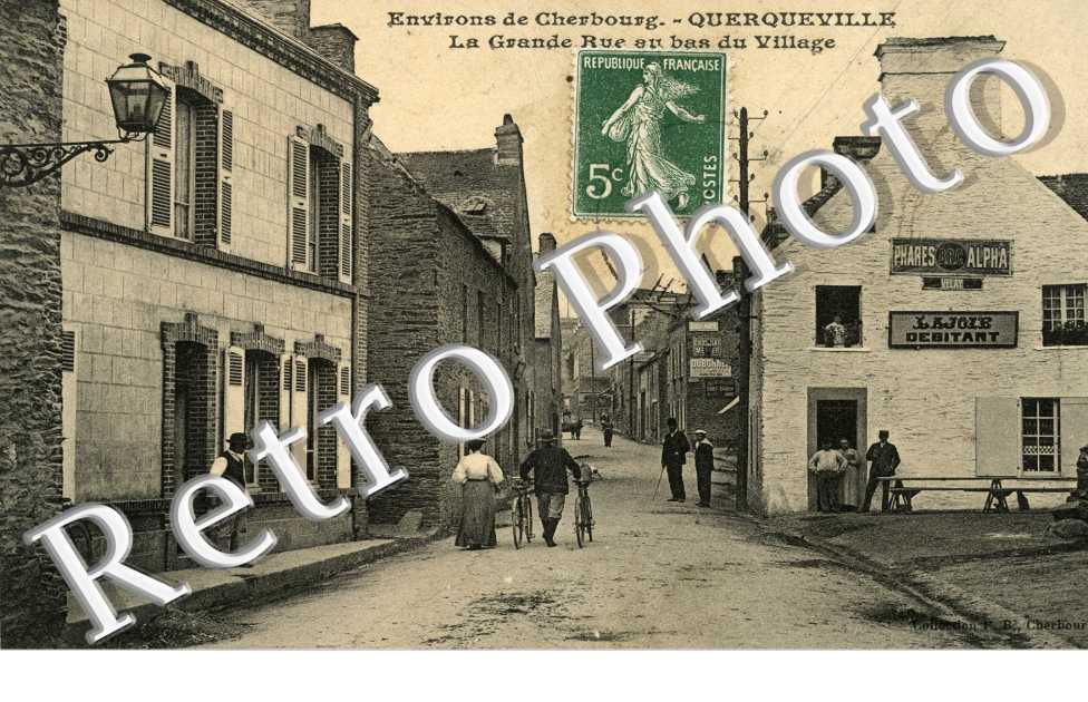 la Grande Rue au bas du village