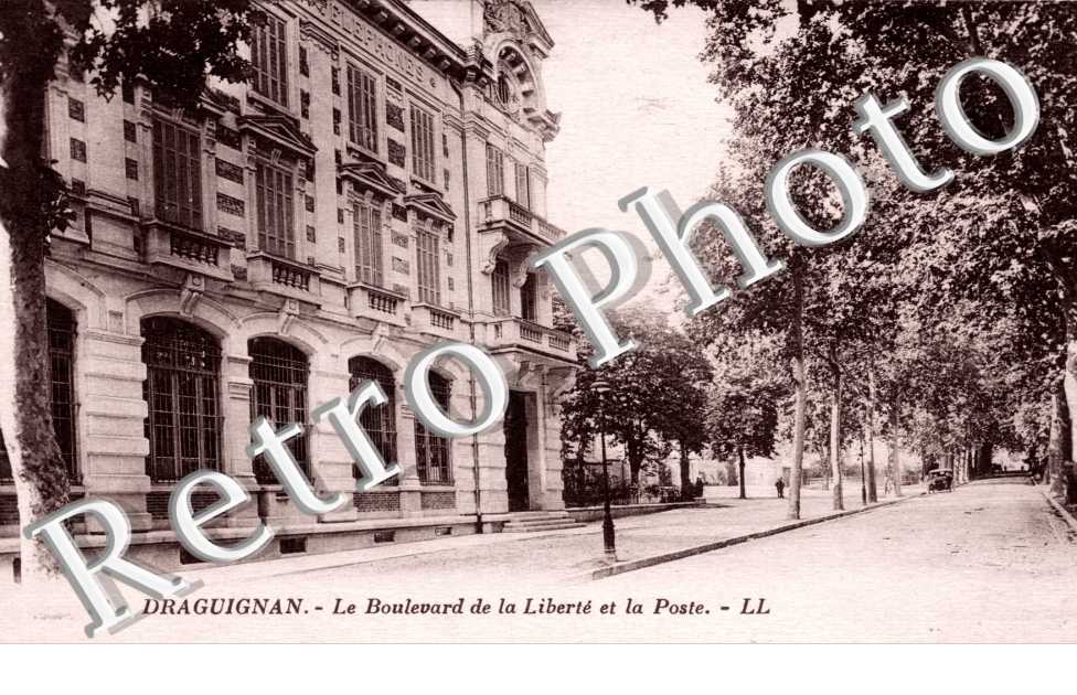 le boulevard de la Liberte et la Poste