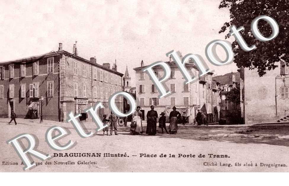 Place de la Porte de Trans