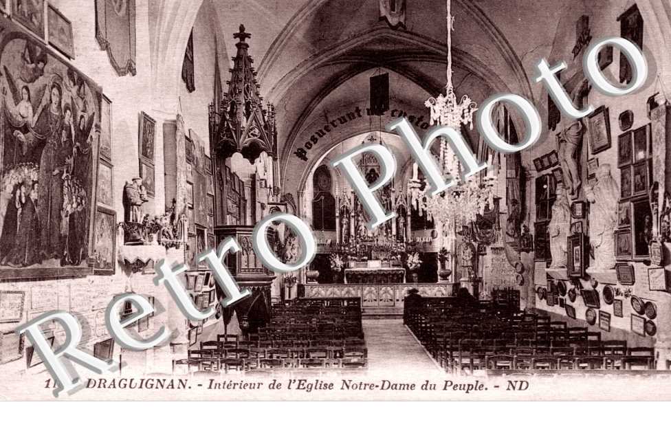 Interieur de l'Eglise Notre Dame du Peuple