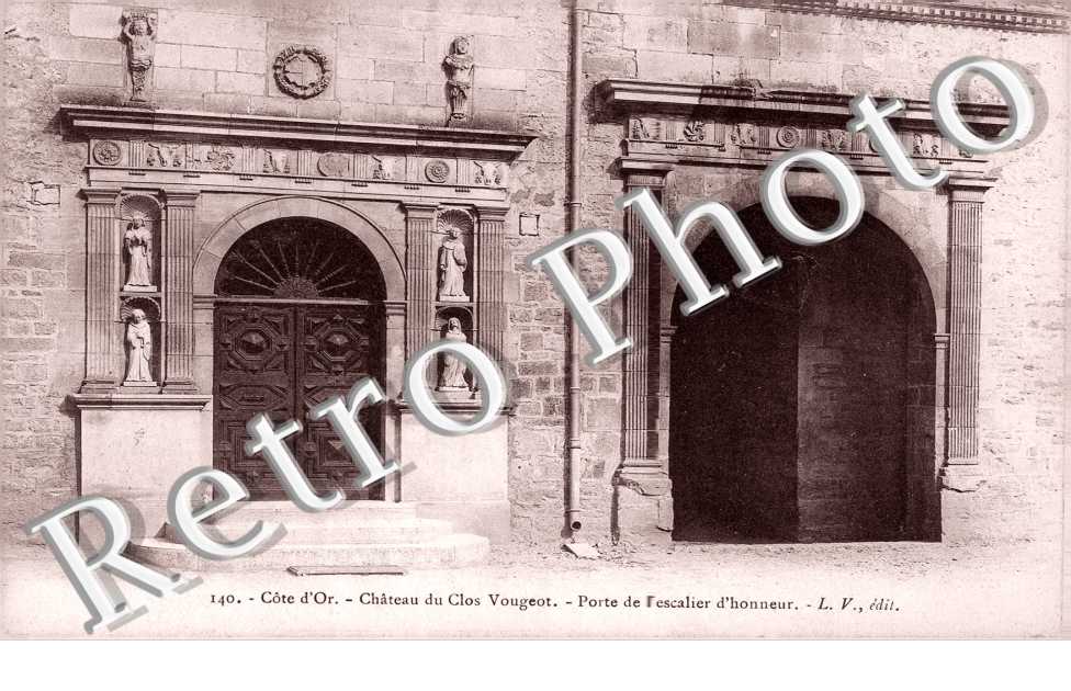 Chateau du Clos Vougeot - Porte de l'escalier d'Honneur