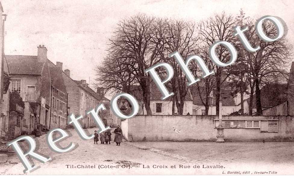 la croix et la rue de lavalle