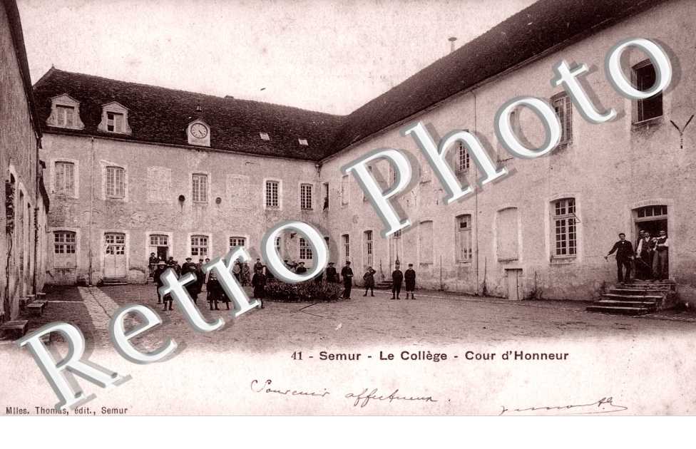 Le college - cour d'honneur