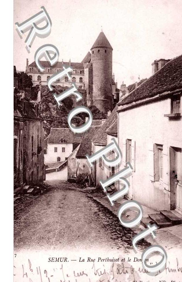 Rue Perthuisot et le Donjon