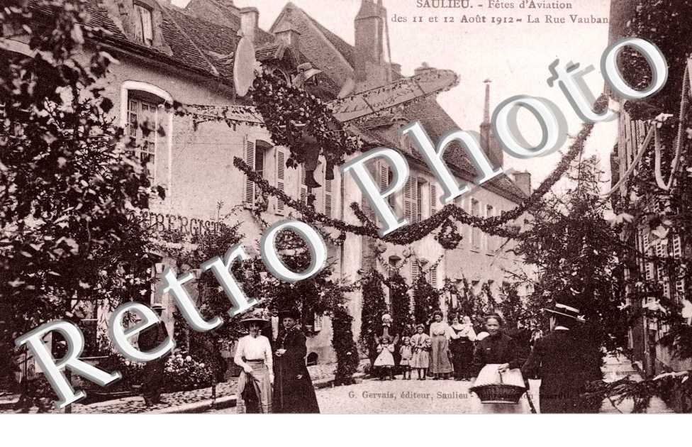 Fete d'aviation - la rue Vauban 11-08-1912