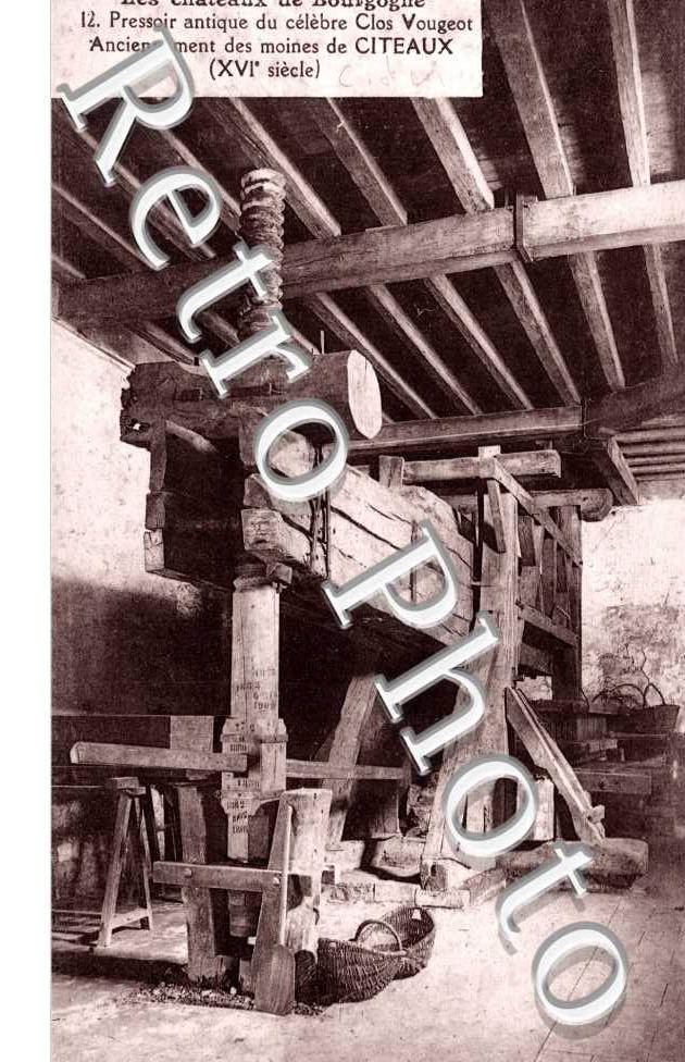 Le chateau - Pressoir antique du clos Vougeot