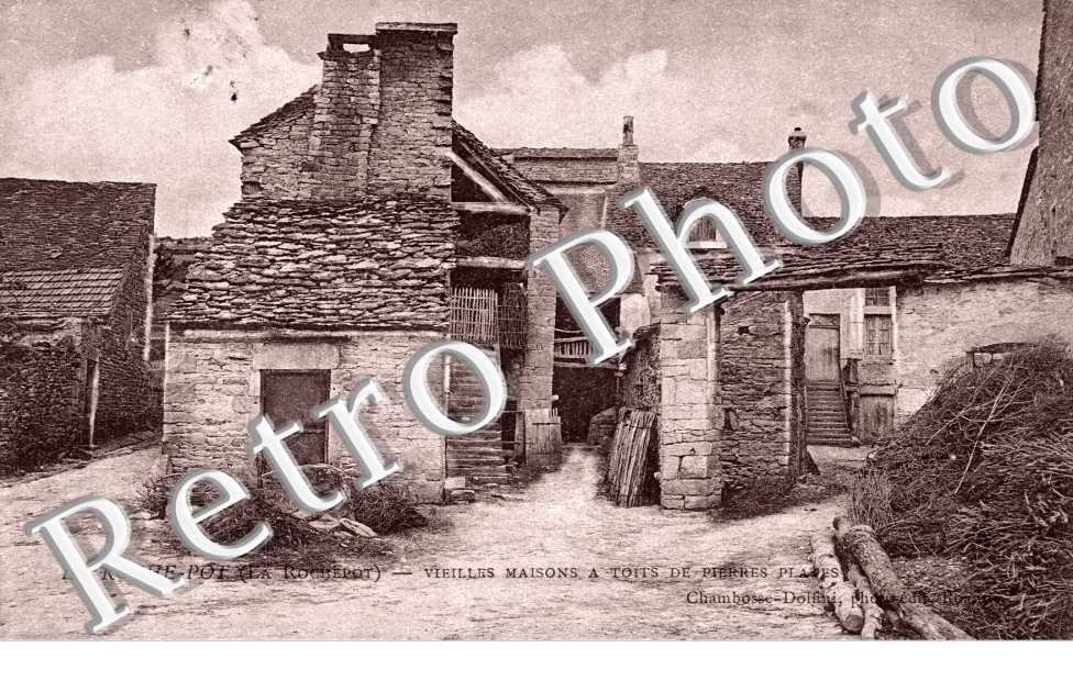 Vieilles maisons de pierres plates
