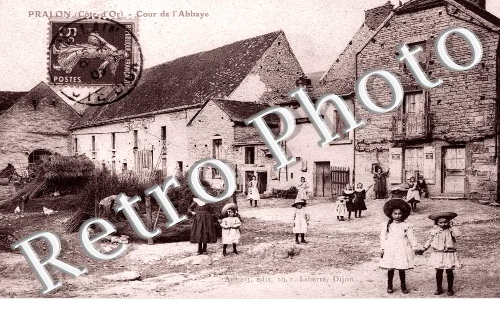 Cour de l'abbaye
