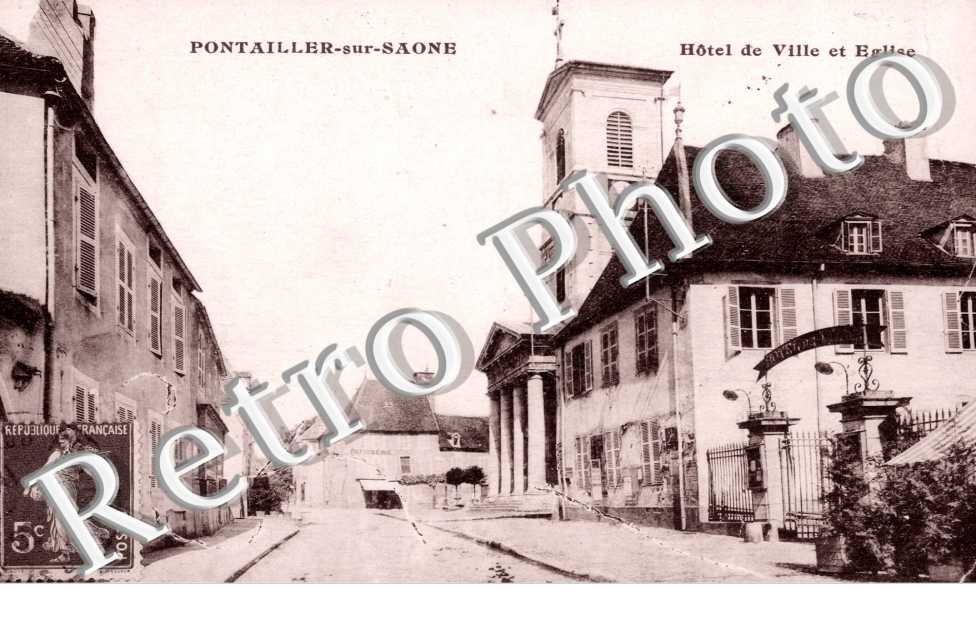 Hotel de Ville et Eglise