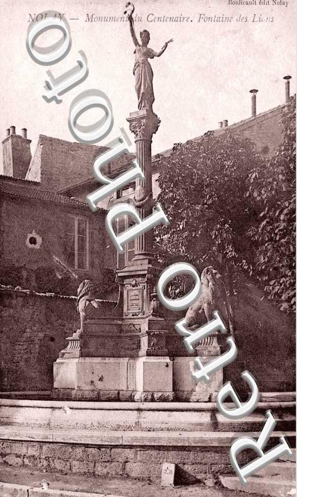 Monument du centenaire Fontaine des Lions