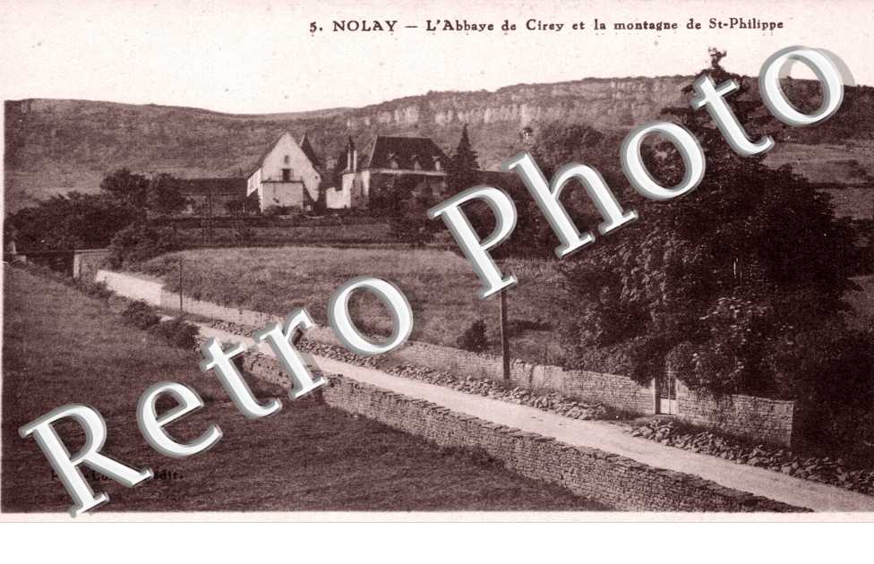 l'abbaye de Cirey et la montagne de Saint-Philippe