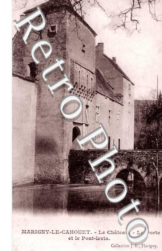 le Chateau - Porte et Pont Levis