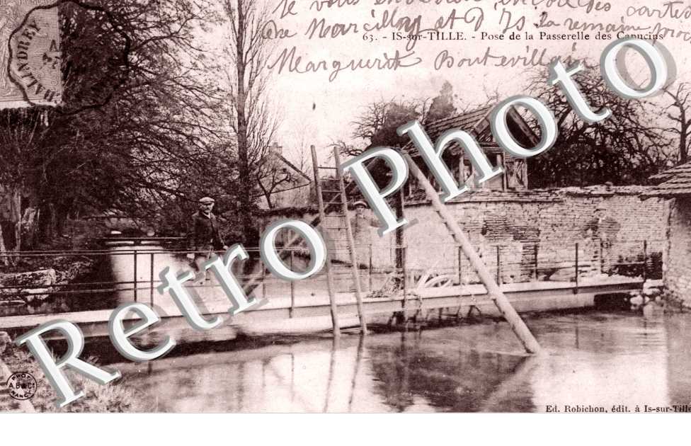 Pose de la passerelle des Capucins