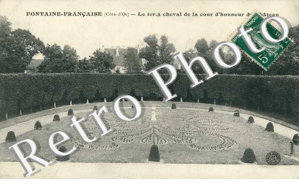 Le Fer à cheval de la cour d'honneur
