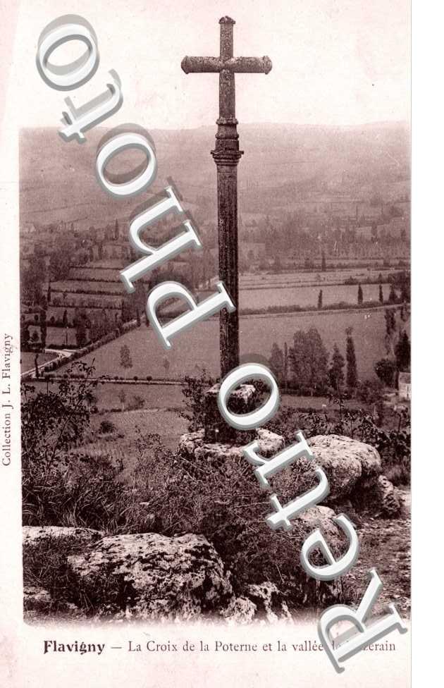 la croix de la poterne et la vallee de l'Ozerain
