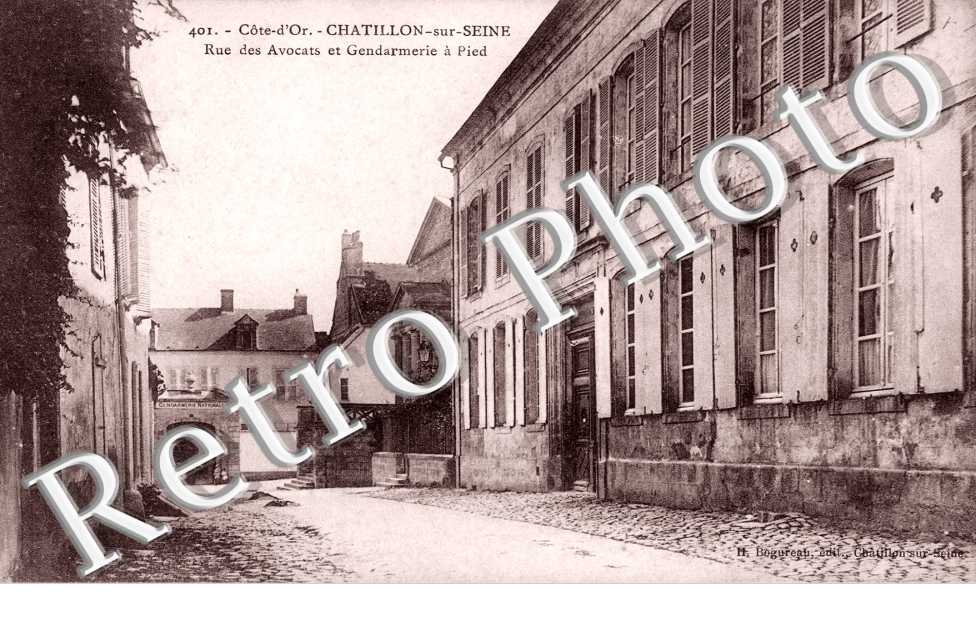 Rue des Avocats et Gendarmerie à Pied