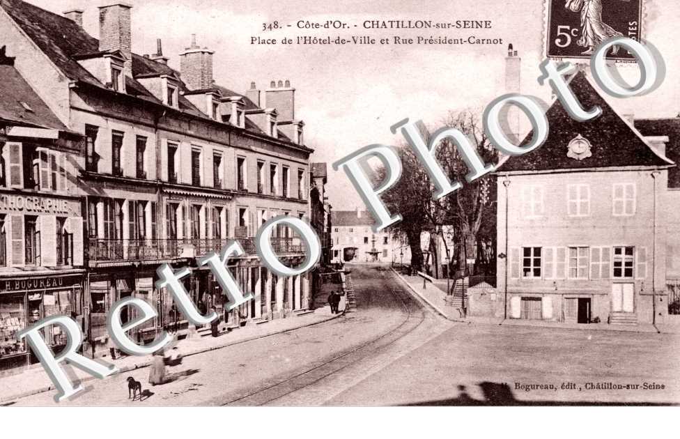 Place de l'Hotel de Ville et Rue du President Carnot