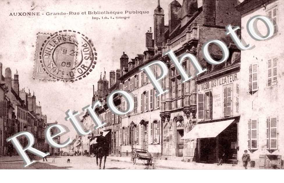Grande rue et Bibliotheque Publique