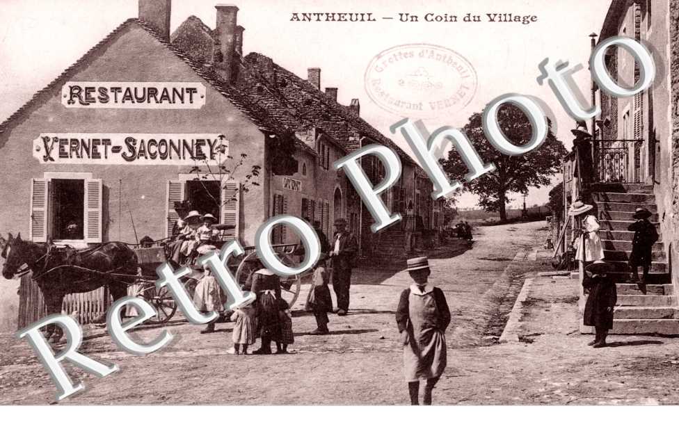 Un coin du village - restaurant Vernet - Saconney