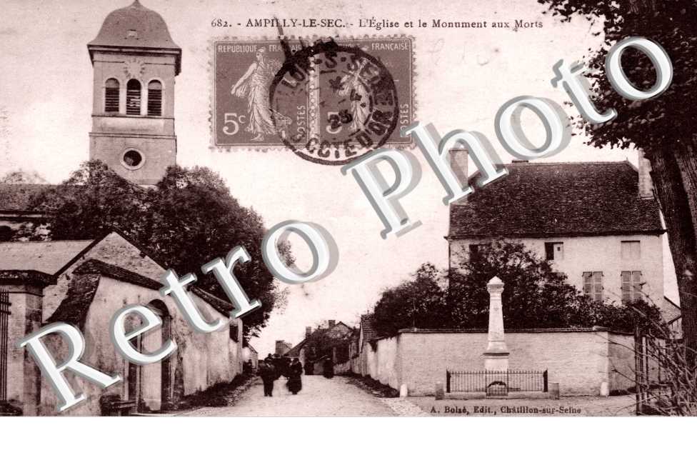 L'eglise et le monument aux morts