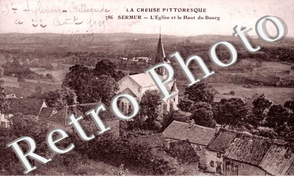 L'eglise et le haut du bourg