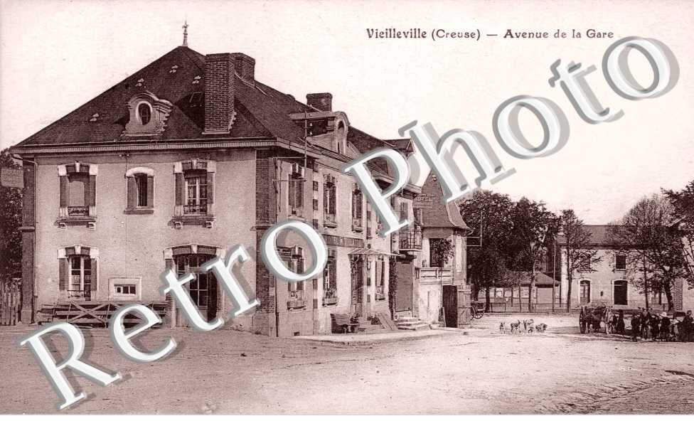 Vieilleville - Avenue de la Gare