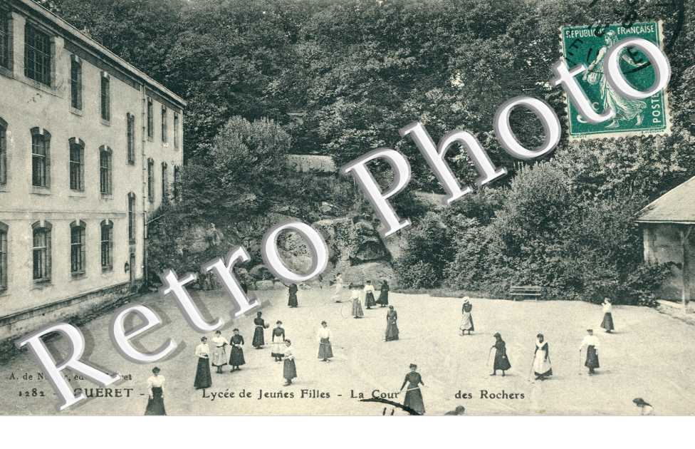 Lycee de Jeunes Filles - La Cour
