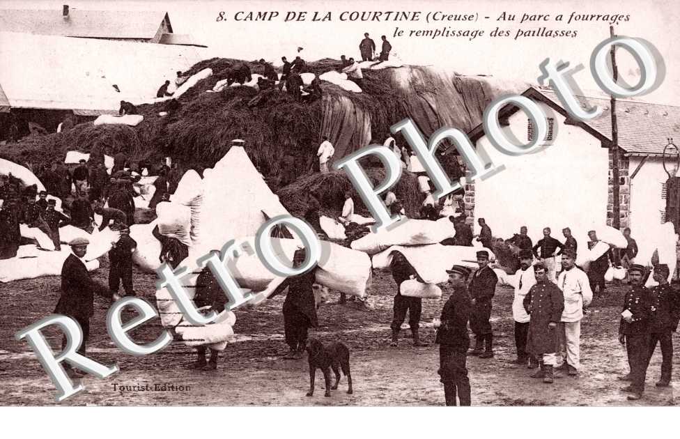 Camp - Au parc a fourrages le remplissage des paillasses